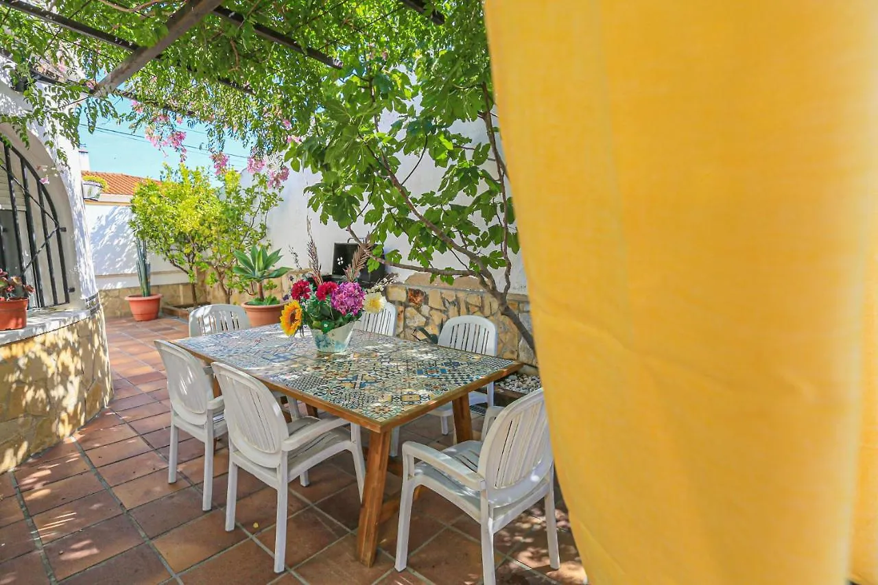הוילה קמברילס Casa Cordoba - Only Families בית נופש